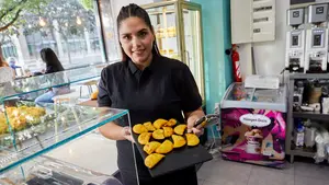 Feliz inauguración de una nueva cafetería en el centro de Pamplona: las imágenes de su apertura