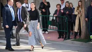 El enorme agujero en la falda de la reina Letizia en su llegada a Tudela