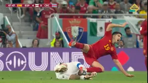 Una bandera de Osasuna en el España-Costa Rica en Qatar desata los comentarios en redes