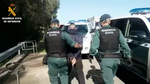 Detenidos los rateros que robaron en tres comercios de una localidad Navarra en la misma noche