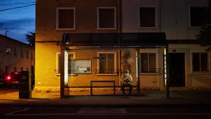 El juevincho de Pamplona obliga a modificar los horarios de las villavesas nocturnas