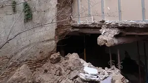 Se derrumba un edificio habitado por dos 'okupas' en pleno Casco Antiguo de Tudela