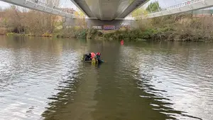 Muere ahogado un joven de 32 años en un río después de saltar desde lo alto de un puente