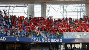 La afición de Osasuna no basta: las fotos del partido ante la Real Sociedad en el Reale Arena