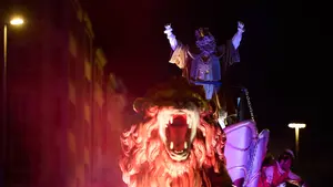 Triunfal cabalgata de Reyes Magos con una Pamplona entregada a sus majestades: las mejores fotos