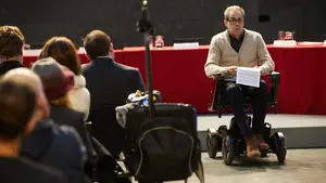 La asociación navarra que planta cara a los 'okupas motorizados' gracias a las redes sociales