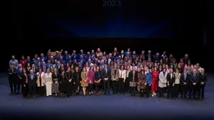 La Universidad de Navarra reconoce a 122 profesionales con la Medalla de Plata