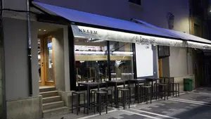 El restaurante en las ruinas de la plaza del Castillo de Pamplona que se ve obligado a cerrar sus puertas