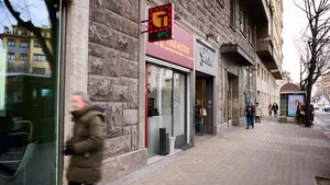 Uno de los estancos del centro de Pamplona se traslada y abre en una nueva ubicación