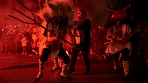 El carnaval más ancestral en Alsasua: las impactantes imágenes de los momotxorros