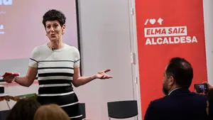 Elma Saiz sigue sin dimitir del Gobierno a un mes del 28-M, a pesar de que es candidata a Pamplona