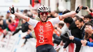 Jon Izaguirre gana en solitario el GP Miguel Induráin en Estella: las mejores imágenes