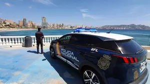 Detenido un hombre después de que su mujer se haya precipitado desde el sexto piso de un hotel