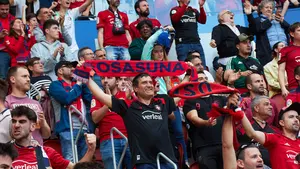 Osasuna sorprende con una camiseta oficial y un 'pack del fan' para conmemorar la final de Copa