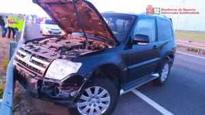 Tres heridos en un aparatoso accidente en Navarra: chocan dos coches en plena autovía