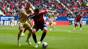 Osasuna se luce ante el Almería con un festival 'rojillo': las imágenes de los golazos en El Sadar