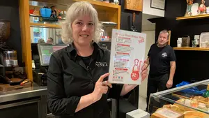 El bar de Pamplona que baja 6 euros el precio de su menú de San Fermín:  "Tenemos casi completo"