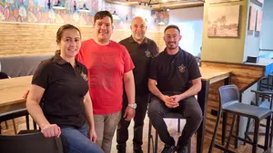 La nueva cervecería de Pamplona en la que las cocas y la carne de ciervo son las reinas de la carta