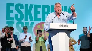 Asirón manipula la publicidad de Pamplona y usa el mismo color y tipografía que la de Bildu