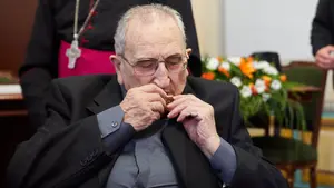 Dos sacerdotes navarros reciben una importante concesión del papa Francisco: las imágenes del acto