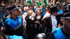 FOTOS SAN FERMÍN | Ibarrola se blinda de policía para protegerse de los radicales de Curia