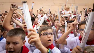 Encierro infantil y discofiesta para celebrar el tercer peldaño de la escalera de San Fermín en Pamplona