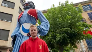 La ilusión de Raúl, el joven de Estella que baila los gigantes por primera vez: "Es un momentazo"