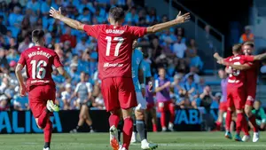 Manos arriba, esto es un escándalo: las mejores fotos del debut perfecto de Osasuna en liga