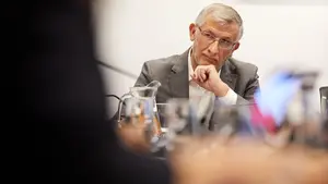 Taberna tira balones fuera sobre las subvenciones a dedo de Chivite: "Lo debatiremos en el Parlamento"