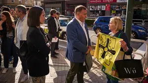 Fuerte polémica en San Jorge con los nuevos pasos de cebra: los vecinos protestan ante los políticos