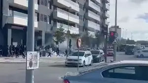 El vídeo de los altercados entre ultras de Osasuna y del Sevilla en un barrio de Pamplona