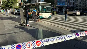 Conmoción en el centro de Pamplona: las imágenes del atropello de una mujer por una villavesa