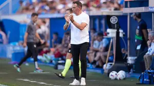 La enorme frustración del entrenador del Alavés, que menosprecia el partido de Osasuna