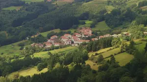 El curioso escudo de un pueblo de Navarra de apenas 200 habitantes: sólo pensaban en comer