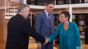 El navarro Cerdán, en primera línea en el abrazo de Sánchez a los proetarras de Bildu