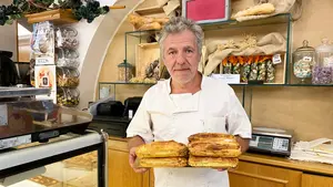 La pastelería con 170 años de historia en un pueblo de Navarra que fascina con sus 'alpargatas'