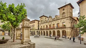 Denuncian que el ayuntamiento de un pueblo de Navarra tiene cerca de 20 contratos adjudicados "a dedo"