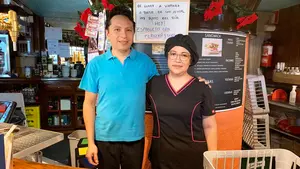 El bar de Pamplona que triunfa con el 'plato del día' por menos de siete euros