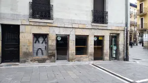 Cierra una conocida cafetería en plena plaza del Ayuntamiento de Pamplona