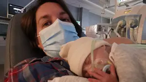 Mireia, la niña navarra que nació con sólo 450 gramos y ganas de vivir: "Respiraremos con ella"