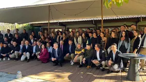 La empresa navarra que lleva 90 años vendiendo coches: "Seguimos con la ilusión del primer día"