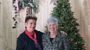 La floristería de un pueblo de Navarra que celebra su aniversario y prepara con ilusión la Navidad