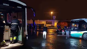 Los piquetes de la huelga feminista provocan importantes retrasos en las villavesas de Pamplona