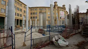 Las obras en el patio del colegio Maristas de Pamplona: así se construyen 48 viviendas de lujo
