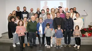 Un pueblo de Navarra homenajea a dos de sus vecinos, ambos jóvenes son hermanos y ciclistas