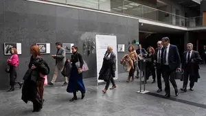 UPN abandona el pleno del Parlamento de Navarra tras llamar "escoria" a los socialistas