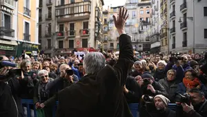 Otra vez Asirón: la fiesta de Bildu tras volver a gobernar Pamplona gracias al PSOE
