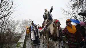 La Cabalgata de Reyes Magos de Pamplona toma la decisión final ante la intensa lluvia en la ciudad