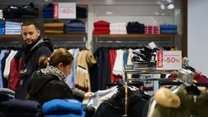 Un domingo de rebajas: así ha recibido El Corte Inglés a sus clientes más previsores