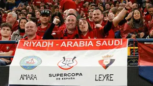 Exhibición de osasunismo en Arabia: los aficionados navarros dan la nota en la semifinal de la Supercopa